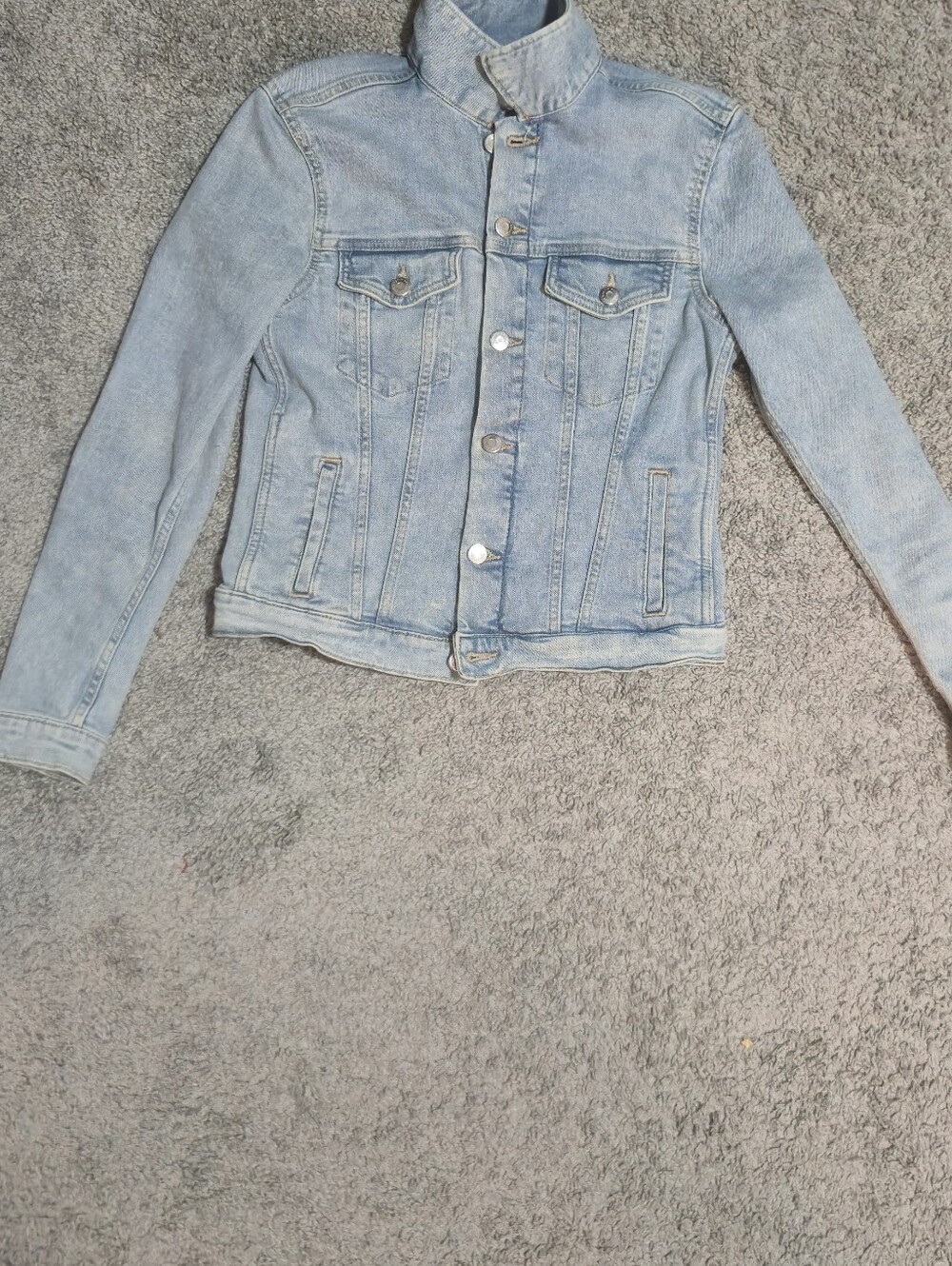 H&M Light Wash Fitted Crop Denim Jacket - Women's Size Small